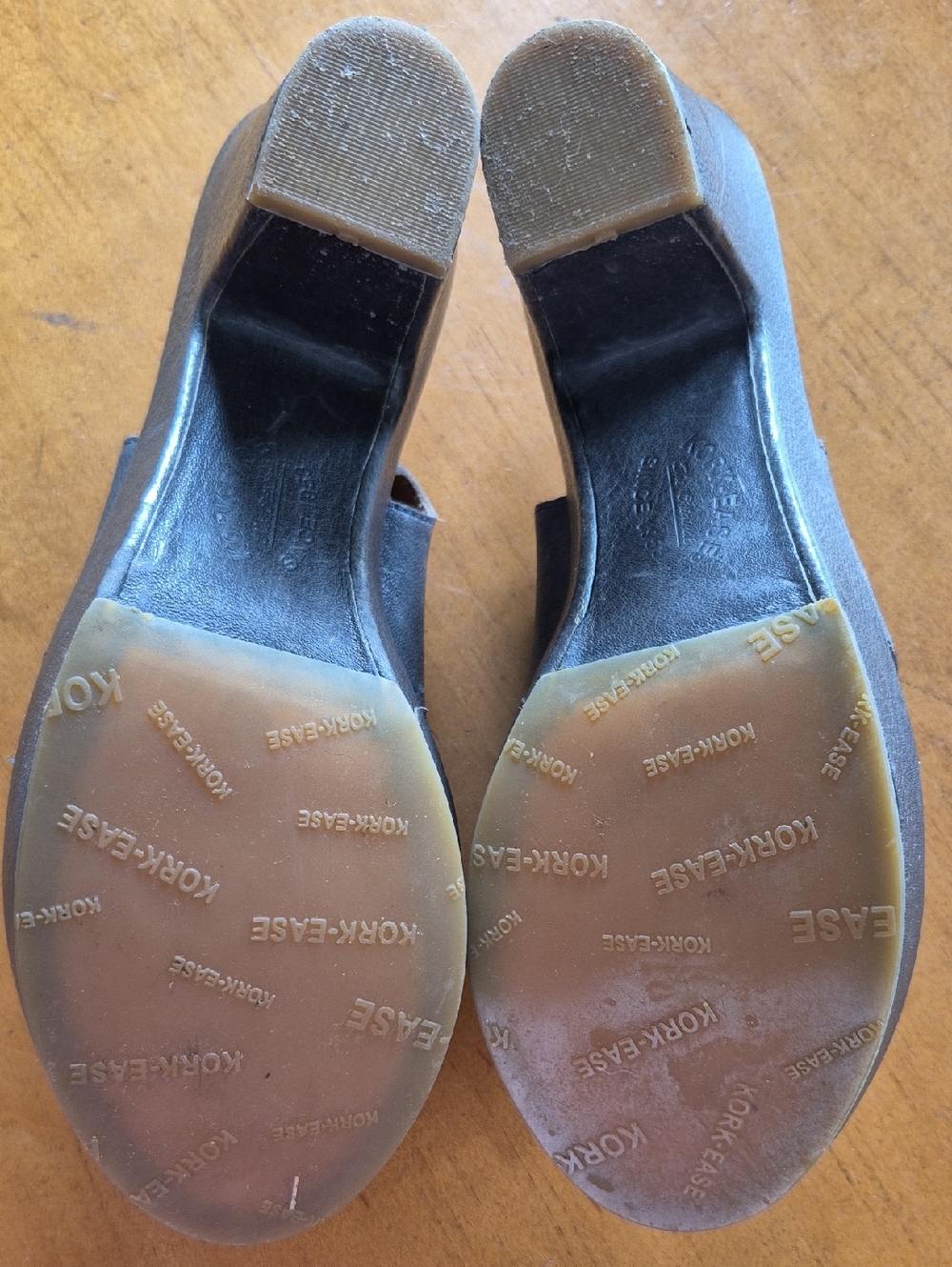 Kork-Ease Gray Platform Sandal with Buckle Strap. Size 9. - Picture 5 of 12